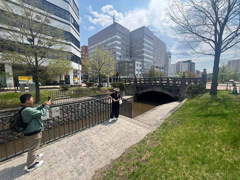 Sapporo Highlights: Golden Route Morning Guided Walking Tour - Kita-1-Jou Dori and the clues in the streets