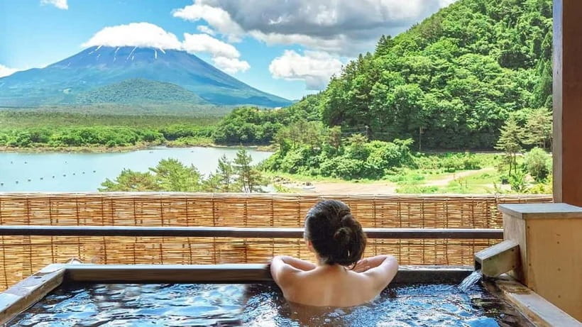 [Seasonal Limited] Mt. Fuji 5th Station &Hot Spring Day Tour - Oshino Hakkai’s eight spring ponds