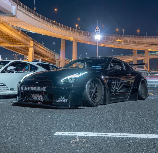 Secret Car Meet: R34 Skyline Car Club Membership - Tokyo freeways, lights, and rolling photographs