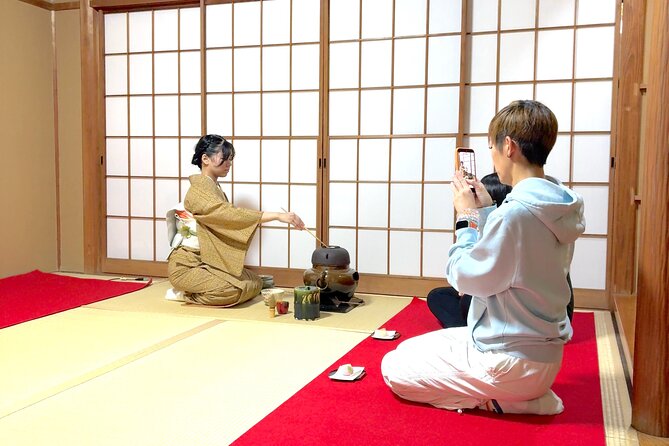 Shibuya Authentic Tea Ceremony with experienced instructor - Watching a tea master perform the ritual