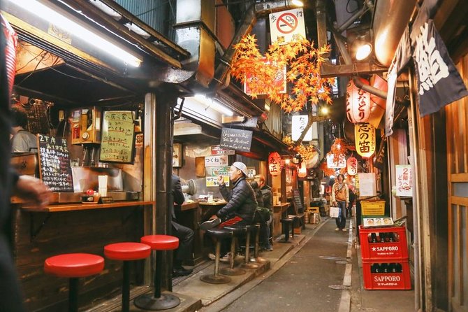 Shinjuku Golden Gai Food Tour - The guides can make or break the night