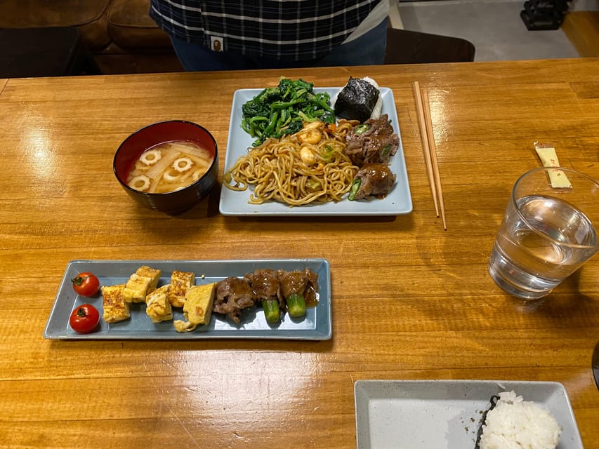Shinjuku Tokyo: Authentic Japanese Home-Style Culinary Class - What the 150-minute cooking session feels like