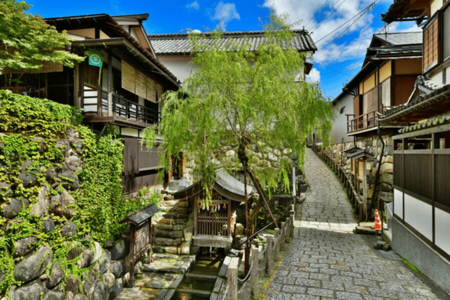 Shirakawago&HidaTakayama&GujoHachiman 1 Day Tour from Nagoya - Small details that make the day easier