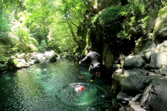 Shizuoka: Advanced Canyoning Activity near Mt. Fuji - Rappelling beside the water