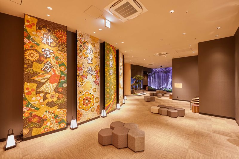 Solaniwa Onsen Ticket in Osaka - Getting there and getting checked in