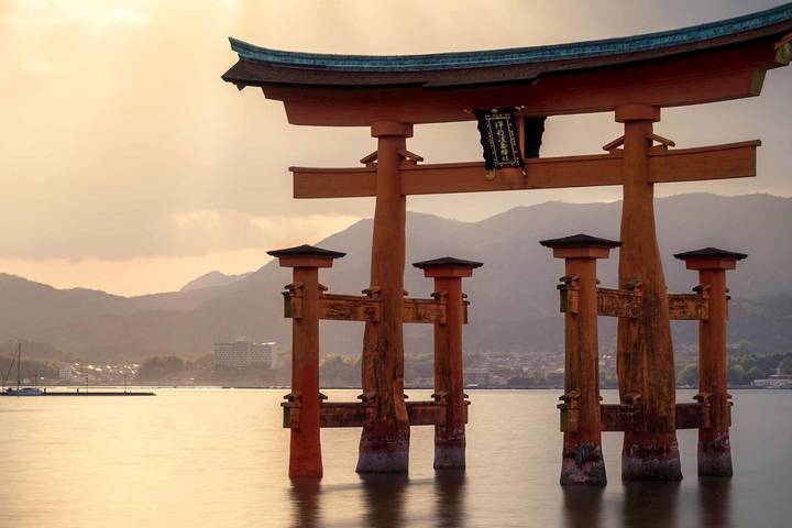 Splendours of Japan (Hiroshima) by Trafalgar - 13-Day Tour Review - A broad first look at Japan, with a brisk pace