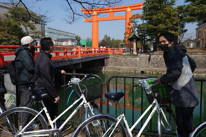 Start from Kyoto Station: Early Morning E-Bike Tour with Kyotoite - Miyagawa-cho, Tatsumi Bridge, and old Gion lanes