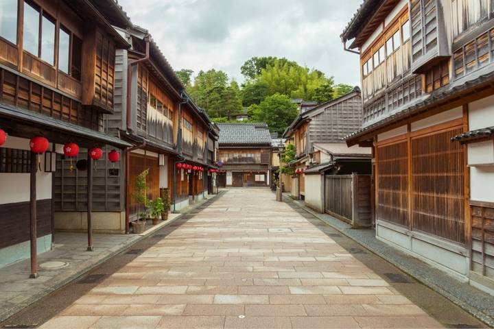 Stunning Japan with Shirakawa-go by Stunning Tours - 8-Day Tour Review - What the price includes, and what it leaves out
