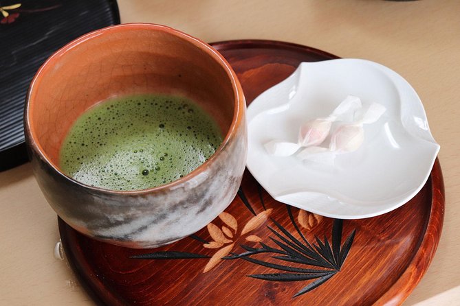 Sushi or Traditional Japanese Cuisine in a Kyoto Home with Emika - Key points to know before booking
