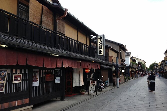 Tailored Full Day Private Experience of Kyoto for 1 Day Visitors - Nijo Castle: shogun-era detail in the city center