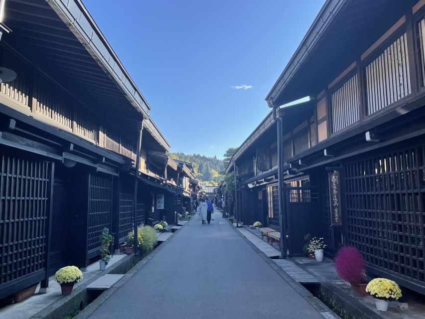 Takayama: Edo-Period Old Town Walking Tour - Key points at a glance