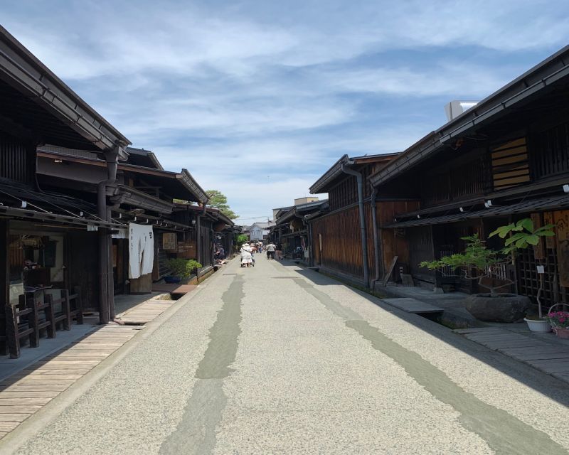Takayama: Edo-Period Old Town Walking Tour - Why the small details are the main attraction