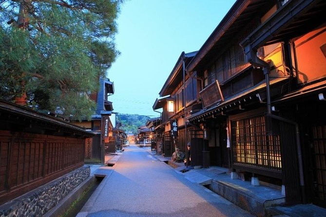 Takayama Half-Day Private Tour with Government Licensed Guide - Takayama Jinya explains the town’s political importance