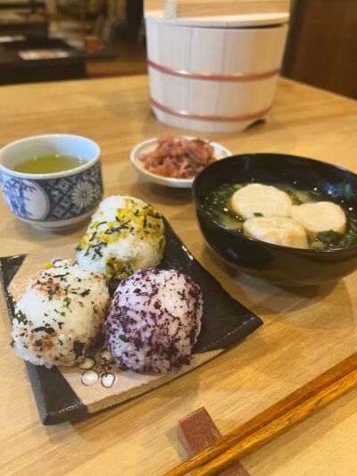 Takayama: Onigiri and miso soup making at a buddhist temple