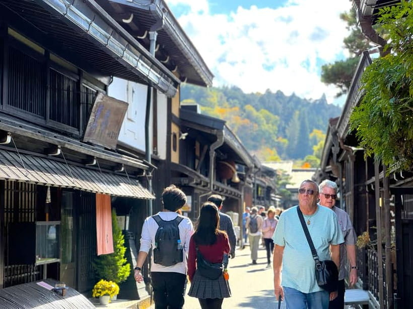 Takayama: Takayama Jinya & Old Town Private Walking Tour - Should you book the Takayama Jinya and Old Town walk?