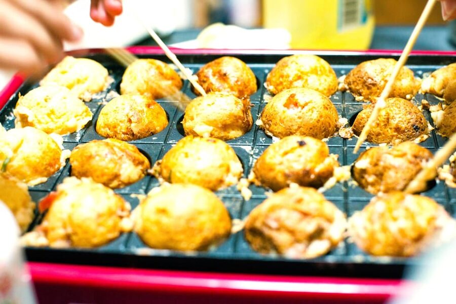 Takoyaki cooking experience in Kabukicho, Shinjuku - Friendly instruction and the language question