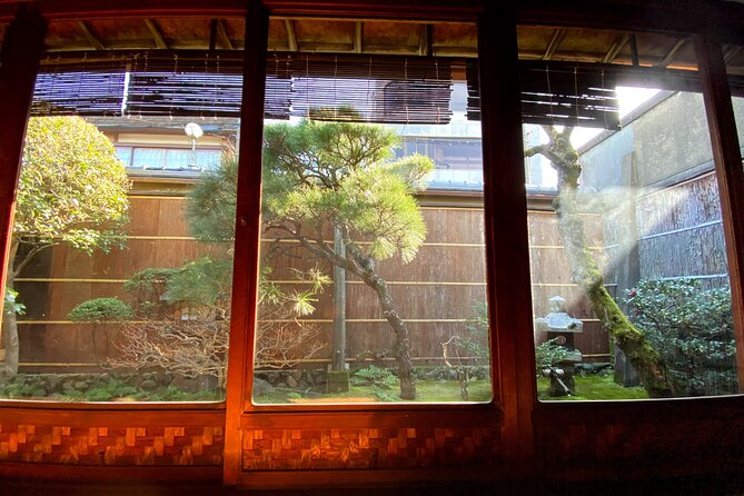 Tea ceremony and kimono experience at Kyoto, Tondaya - The kimono fitting comes first