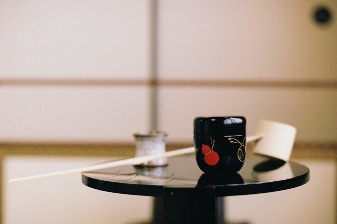 Tea ceremony by the tea master in Kyoto SHIUN AN - Watching the formal preparation