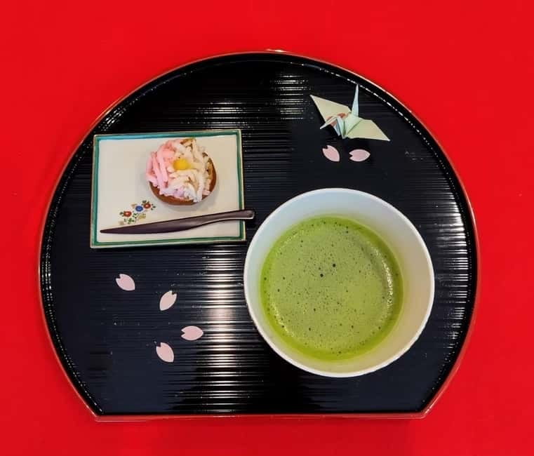 Tea ceremony experience in Japanese-style room 60min - Watching the demonstration