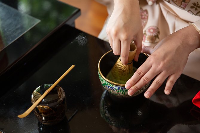 Tea ceremony experience with simple kimono in Okinawa - Moving to the Ryurei-style table