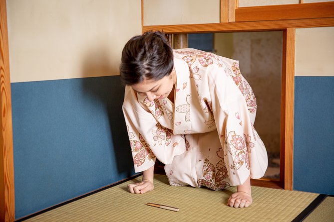 Tea ceremony experience with simple kimono in Okinawa - A calm experience with strong family appeal