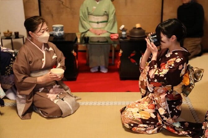 Tea Ceremony in 150 Years Old Townhouse with Tables and Chairs - Understanding the ceremony without feeling lost