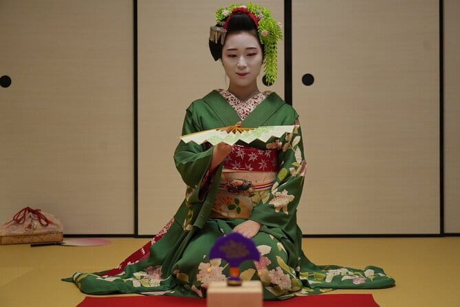The Art of Geisha: Exclusive Show & Gion Walking Tour - Inside the small tea house setting