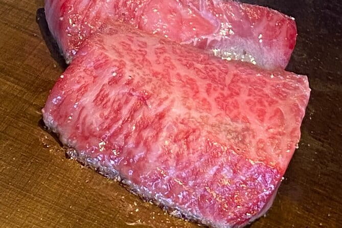 The Premium A5 Wagyu Tour in Shinjuku – With Free-Flow Drinks - Meeting Shinjuku at 7 p.m.
