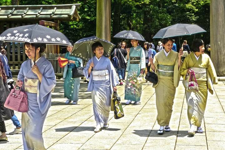 Timeless Japan by Cosmos - 10-Day Tokyo to Osaka Tour Review - Tokyo: a shrine, a garden, and a busy temple street