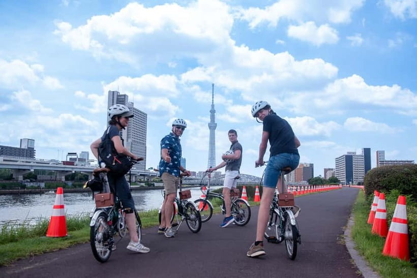 Tokyo: 3h Private E-bike Tours, Starting at Your Hotel - What the guide adds to the ride