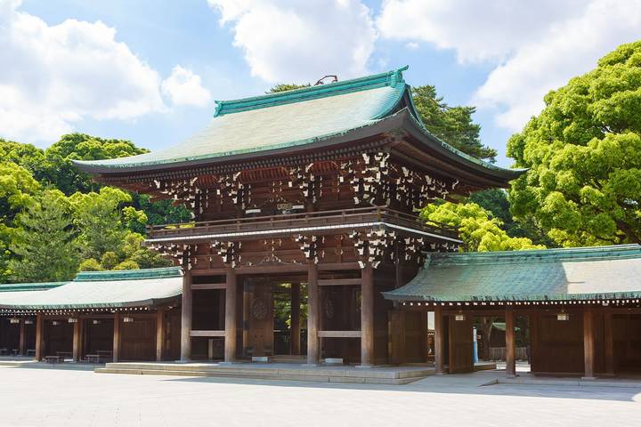 Tokyo Anime Adventure - 7 days by On The Go Tours Review - Day 3: Gundam, old-school arcades and a Ghibli clock