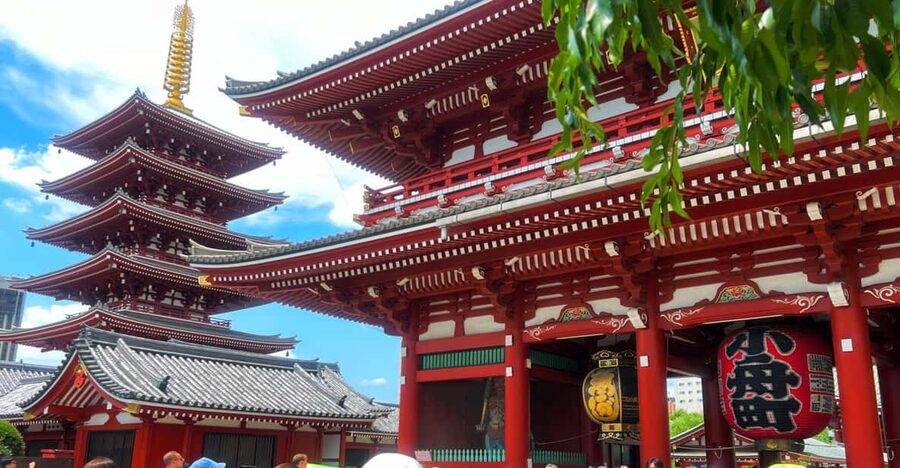 Tokyo: Asakusa and Tokyo’s Oldest Temple Senso-ji Tour - Kaminarimon Gate: the grand entrance
