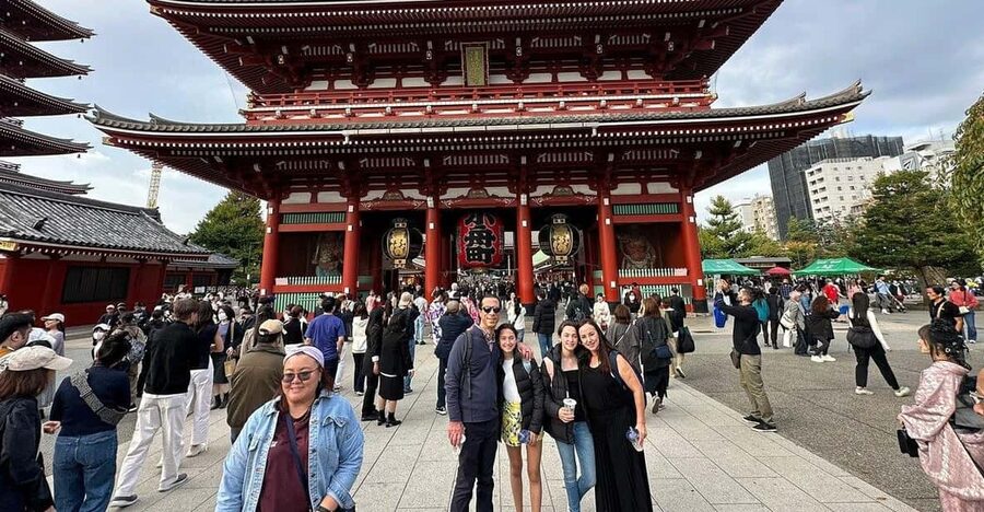 Tokyo Asakusa & Senso-Ji Walking tour With A Guide - Asakusa streets and the everyday neighborhood