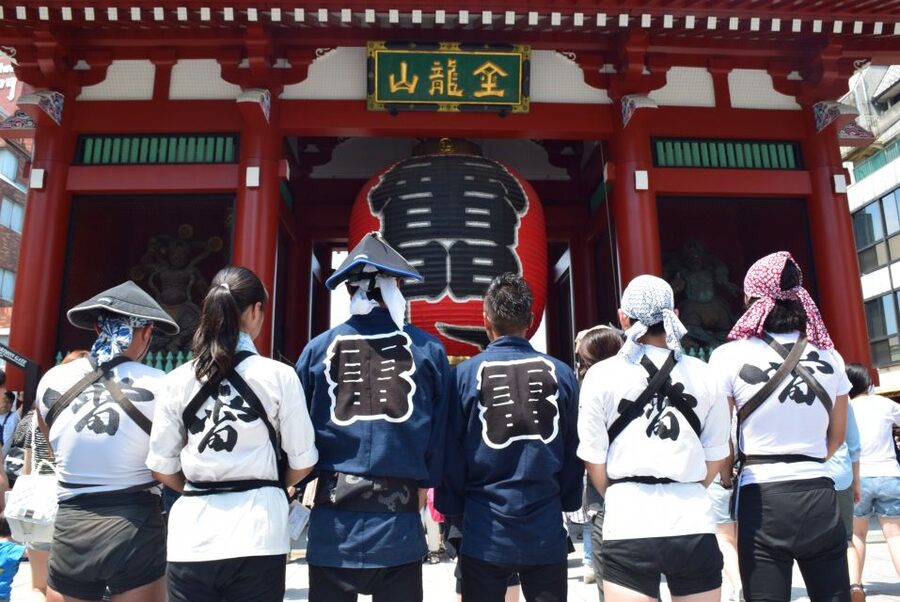 Tokyo: Asakusa Sightseeing Tour by Rickshaw - What the guides add to the ride