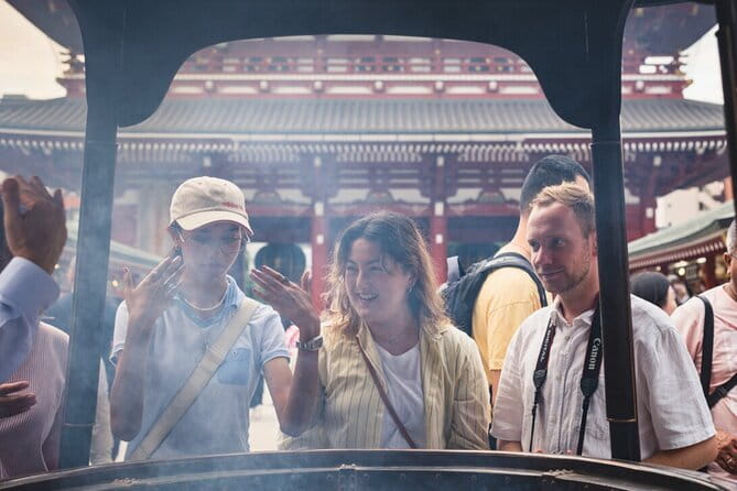 Tokyo: Asakusa Temple & Shrine Walking Tour with Local Guide - Hozomon Gate and the temple approach