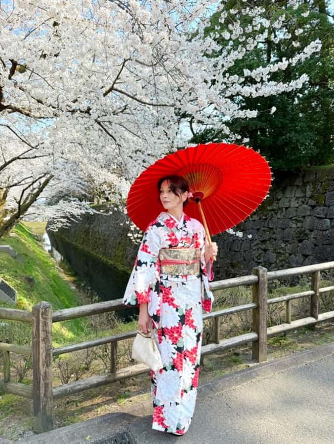 Tokyo Asakusa: Traditional Kimono Rental Experience at Wargo - Why a kimono changes an Asakusa afternoon