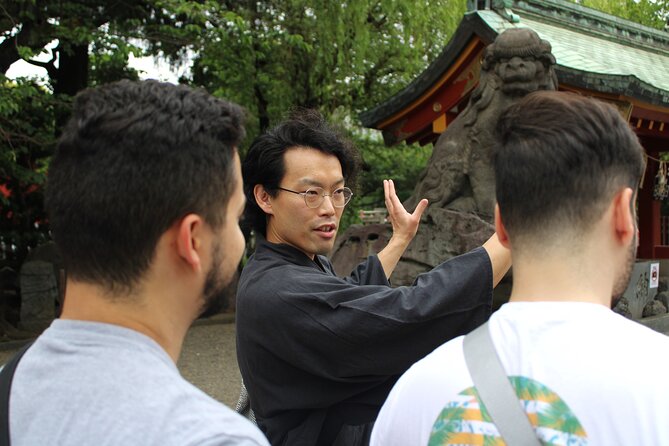 Tokyo: Asakusa Walking Tour with Japanese Comedian - Kaminarimon Gate, Asakusa’s famous entrance