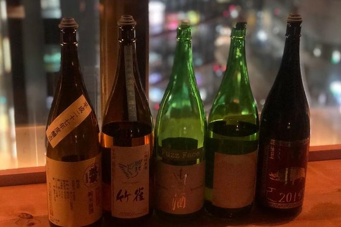 Tokyo Bar Hopping Tour in Shinjuku (All-You-Can-Drink + Dinner) - The Godzilla head and a quick orientation point