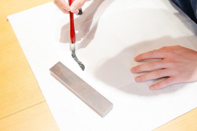 Tokyo: Calligraphy Experience at Japanese Room in Shibuya - What the Teaching Style Adds