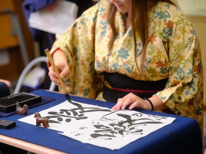Tokyo: Calligraphy Experience with yukata or Samue - From practice strokes to your finished kanji