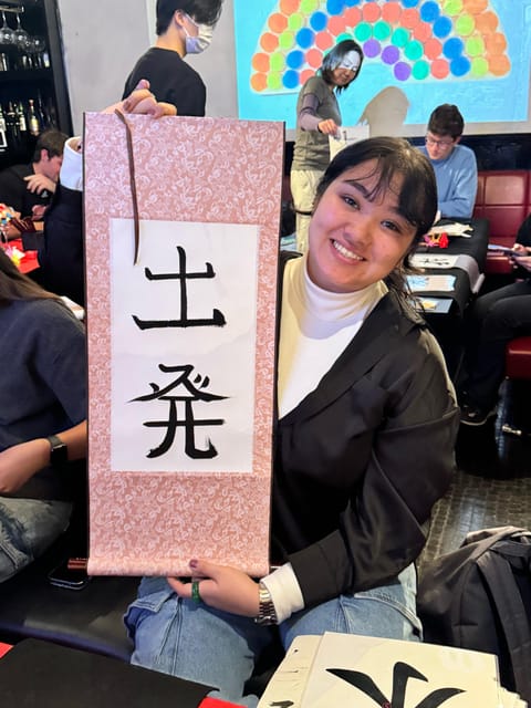 Tokyo: Calligraphy on Kanji Fan & Scroll with Drink - Learning Why Each Brush Stroke Matters