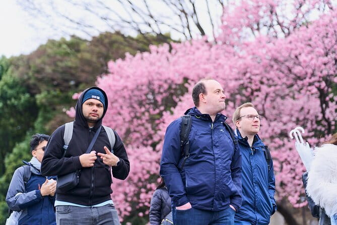 Tokyo Castle & Imperial PalaceーShogun Walking Tour - Meeting at Wadakura Fountain Park