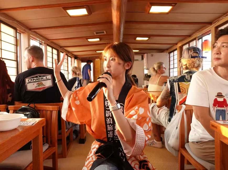 Tokyo Dinner Cruise & Tradition Show & Drinks & Tokyo Tower - Boarding a yakatabune and settling into Japanese dining