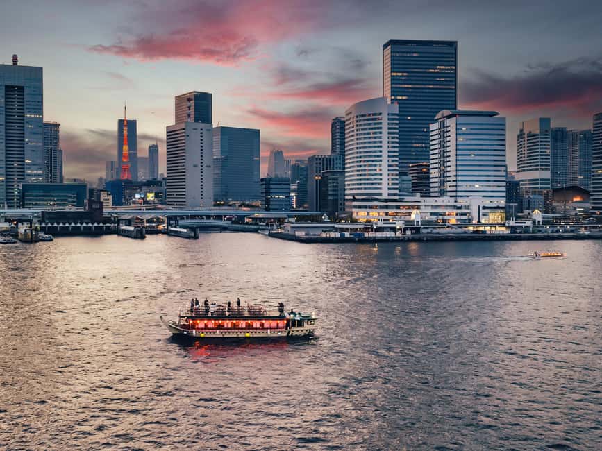 Tokyo Dinner Cruise & Tradition Show & Drinks & Tokyo Tower - Shamisen, singing, dancing, and audience participation
