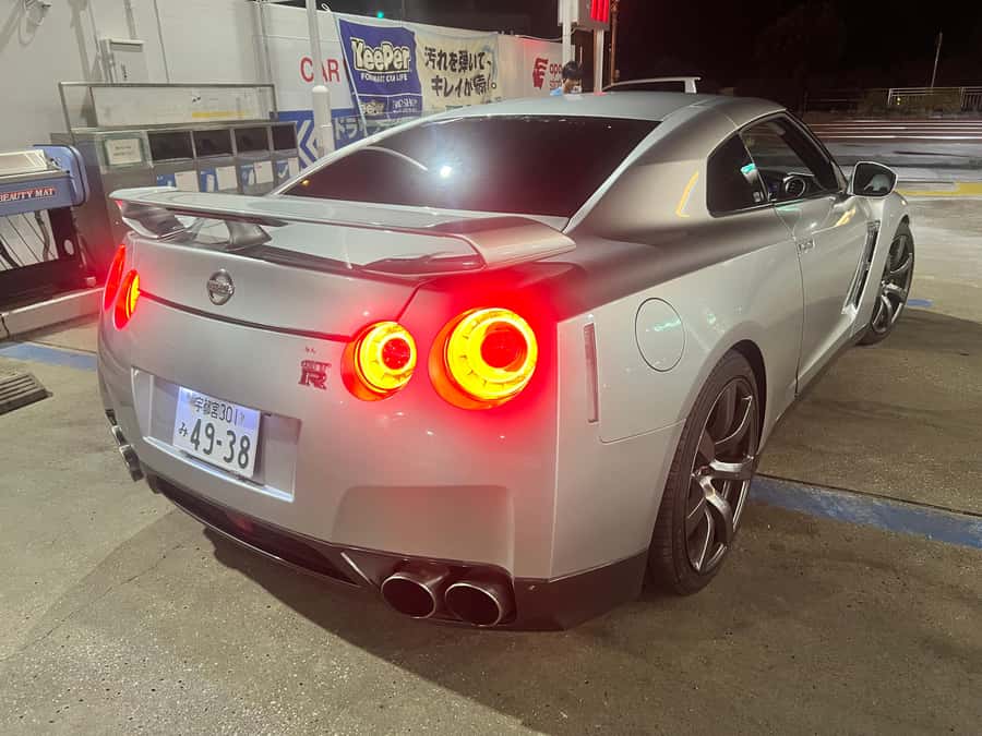 Tokyo Drift 3.8 V6 Fast & Furious Experience ( Kaila Yu-SP ) - The shared-car setup and the narrow back seat