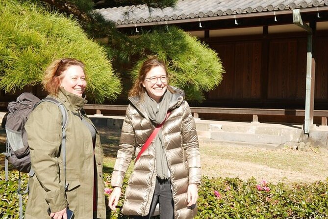 Tokyo: Edo Castle & East Garden of the Imperial Palace Tour - Gardens With More Than Pretty Scenery