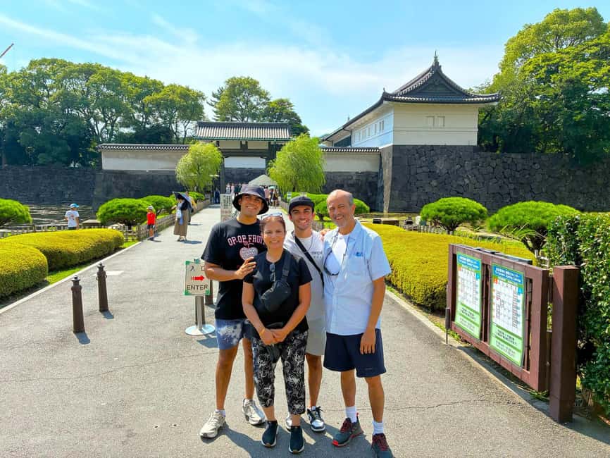 Tokyo: Edo Castle Ruins & Imperial Palace East Garden Tour - Starting at Wadakura Fountain and Moat