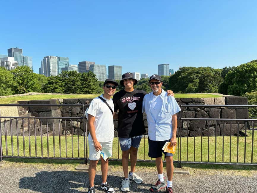 Tokyo: Edo Castle Ruins & Imperial Palace East Garden Tour - The Edo Castle ruins and Honmaru site