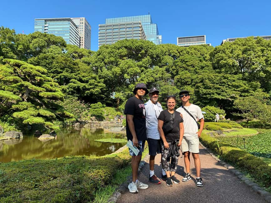 Tokyo: Edo Castle Ruins & Imperial Palace East Garden Tour - Reading the castle through its guardhouses