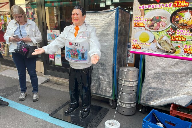Tokyo Food Tour Taste Fresh Delights at Tsukiji Market - Shopping, knives, and the final stretch